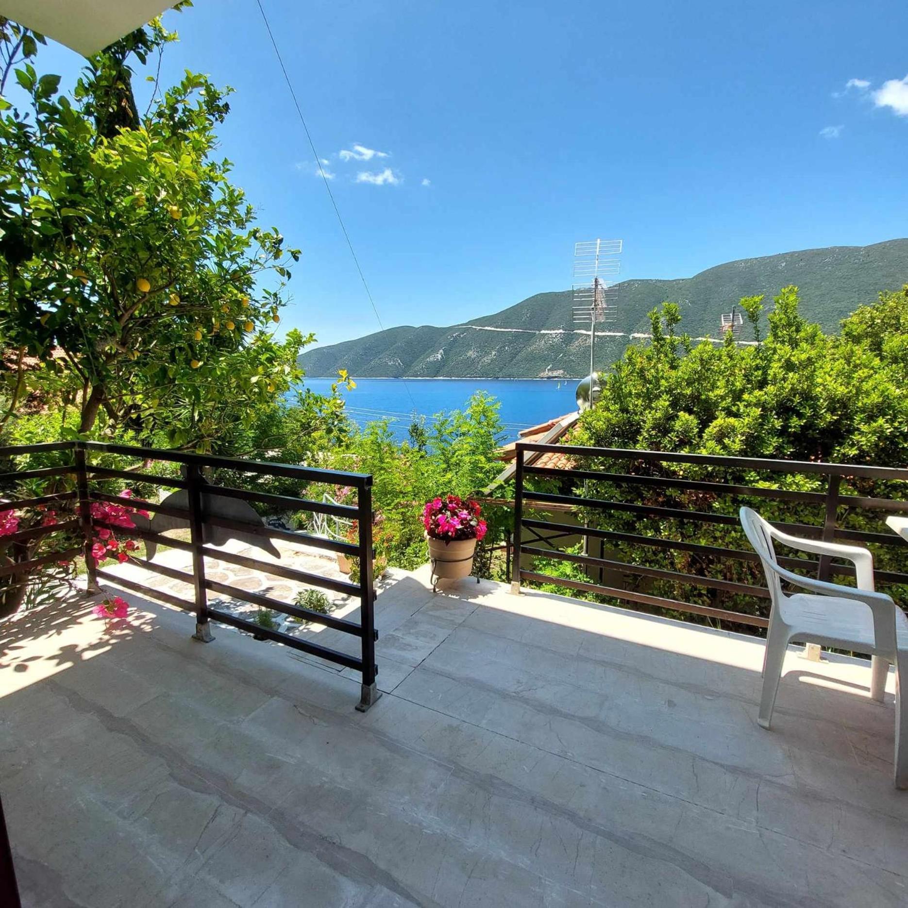 Delfini Bay Retreat Apartment วาซีลีกี ภายนอก รูปภาพ