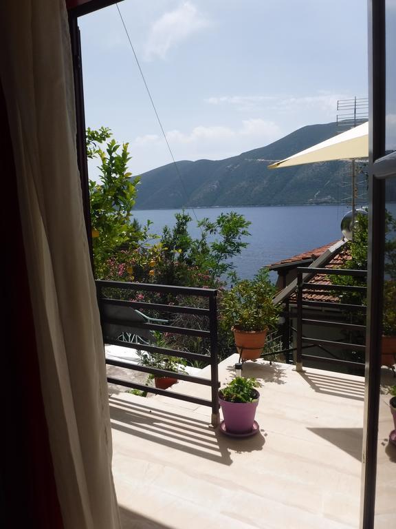 Delfini Bay Retreat Apartment วาซีลีกี ภายนอก รูปภาพ