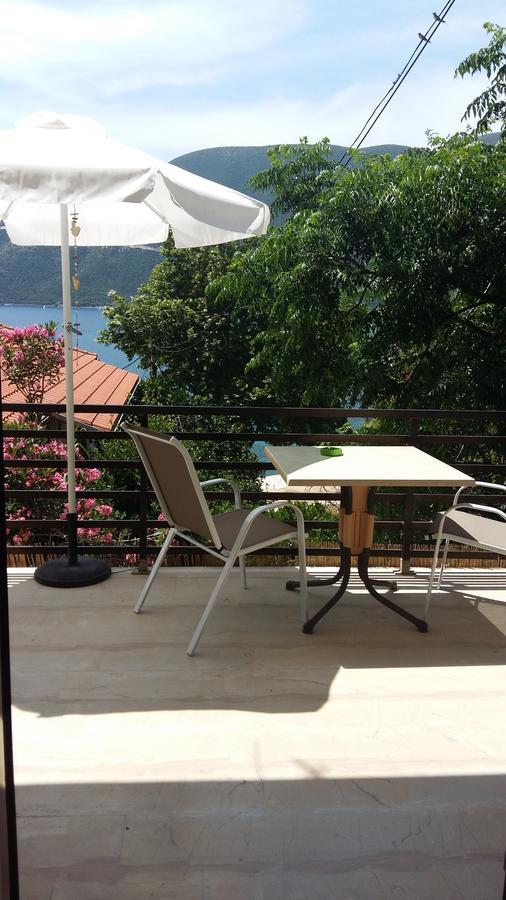 Delfini Bay Retreat Apartment วาซีลีกี ภายนอก รูปภาพ